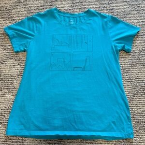 Arcteryx t shirt Woman’s Size Large Tee Blue Graphic Print Outdoors